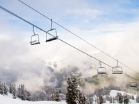 Hory hlásia nedostatok snehu. Napriek tomu sa cez víkend otvárajú nové lyžiarske strediská