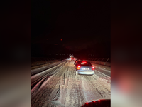 Snehová kalamita na Slovensku: Napadli desiatky cm, cesty sú neprejazdné, autobusy meškajú