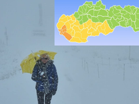 VÝSTRAHA pred snežením sa zvýšila. Západ môže zasypať až 30 cm snehu