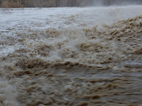 Rieky stúpajú a môžu sa rozvodniť. Sneh sa prudko topí a zrážky sú výdatné